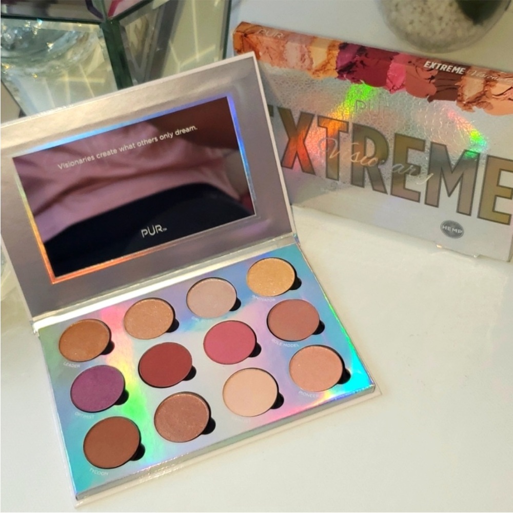 NIB PÜR Extreme Visionary 12-Piece Magnetic Eyeshadow Palette With Hemp
